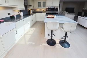 ASPEN CLOSE- click for photo gallery